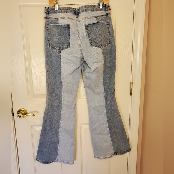 Flare Jeans - Picture 3 of 5